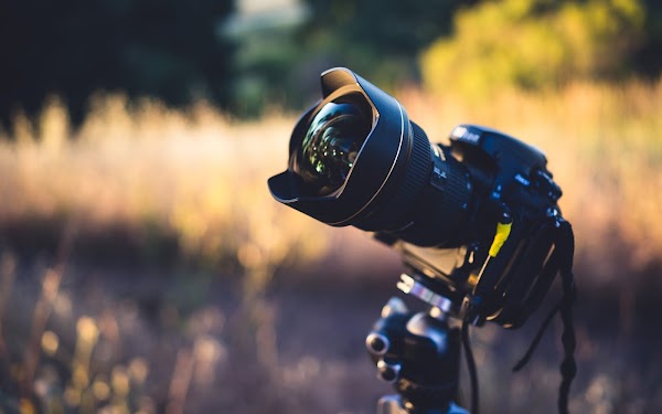 6929992-camera-hi-tech-close-up